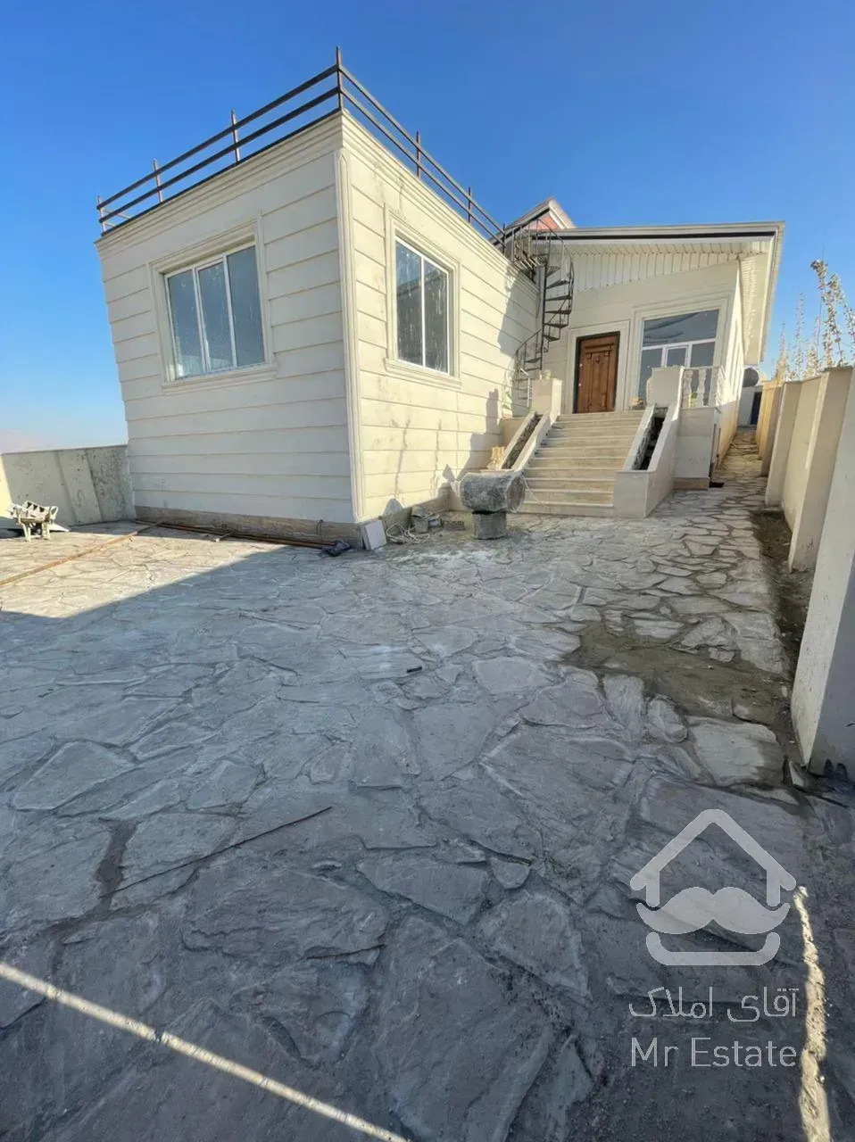 ویلای استخر جکوزی دار آبسرد