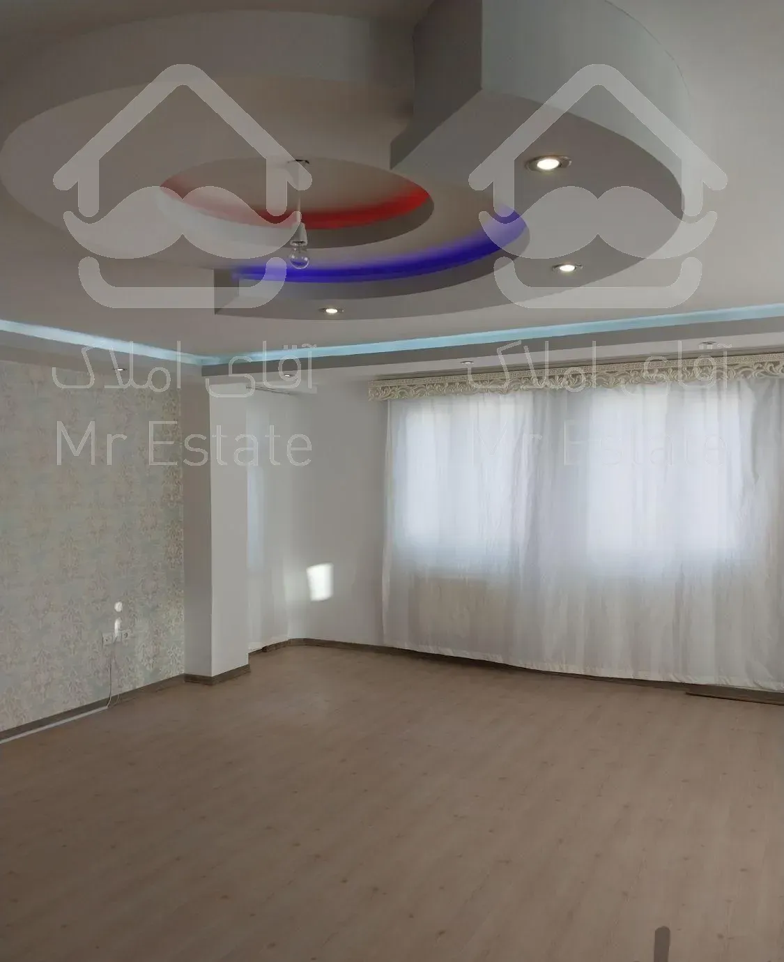 منزل مسکونی ۳۰۰متر دانشکده