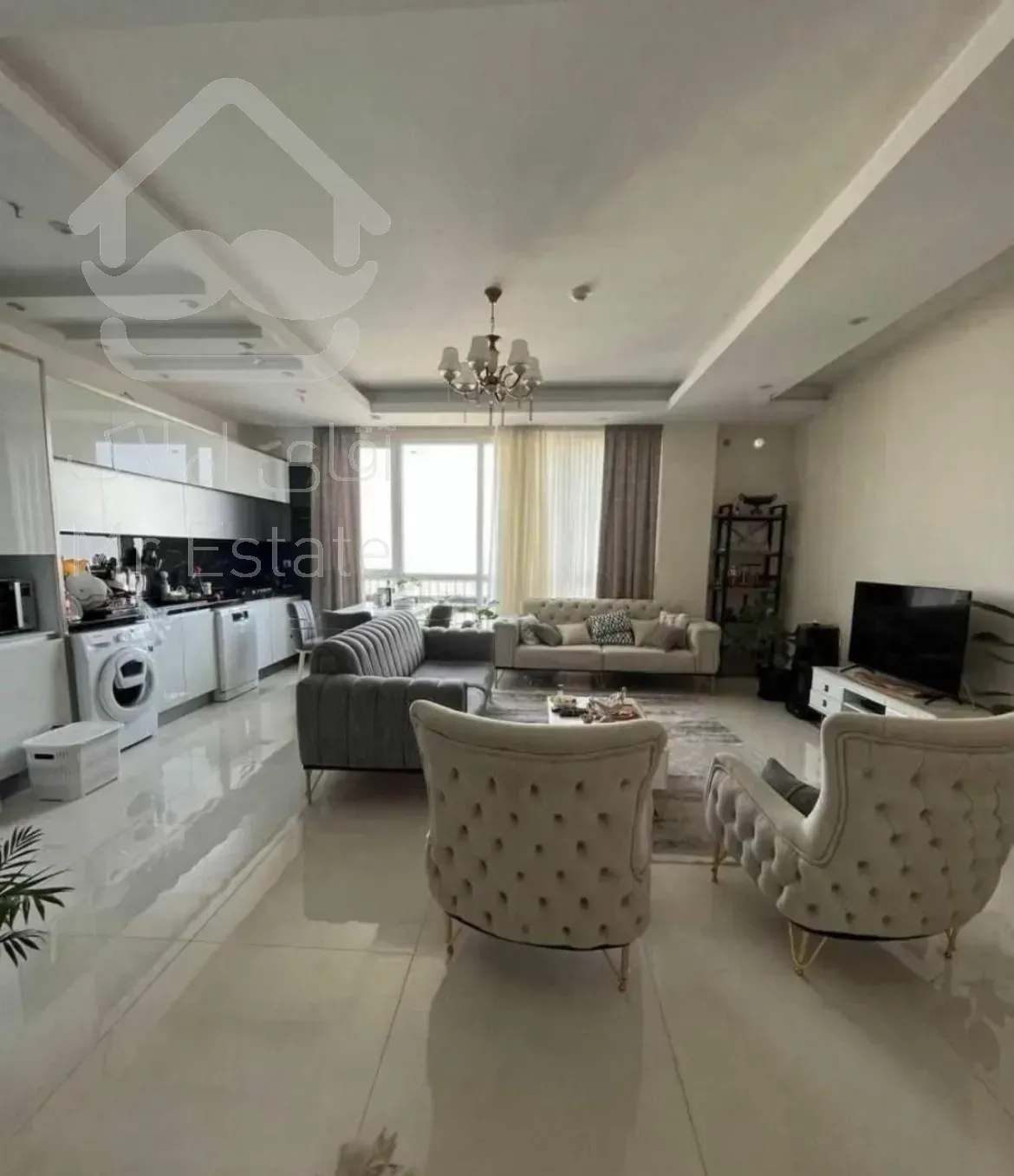 ۸۳متر / بسیار خوش نورو نقشه / مالک فروشنده