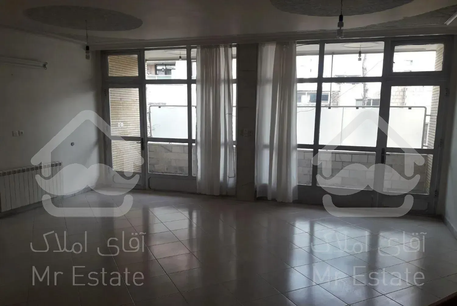 واحد ۱۴۰ متری ۳ خوابه طبقه ۳(بدون آسانسور)