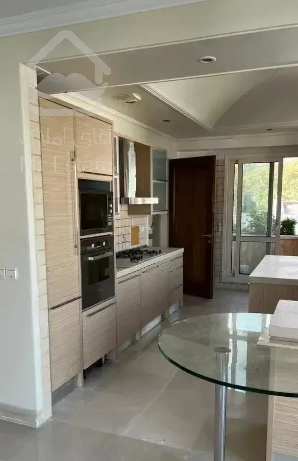 آپارتمان ۳۰۰ متری