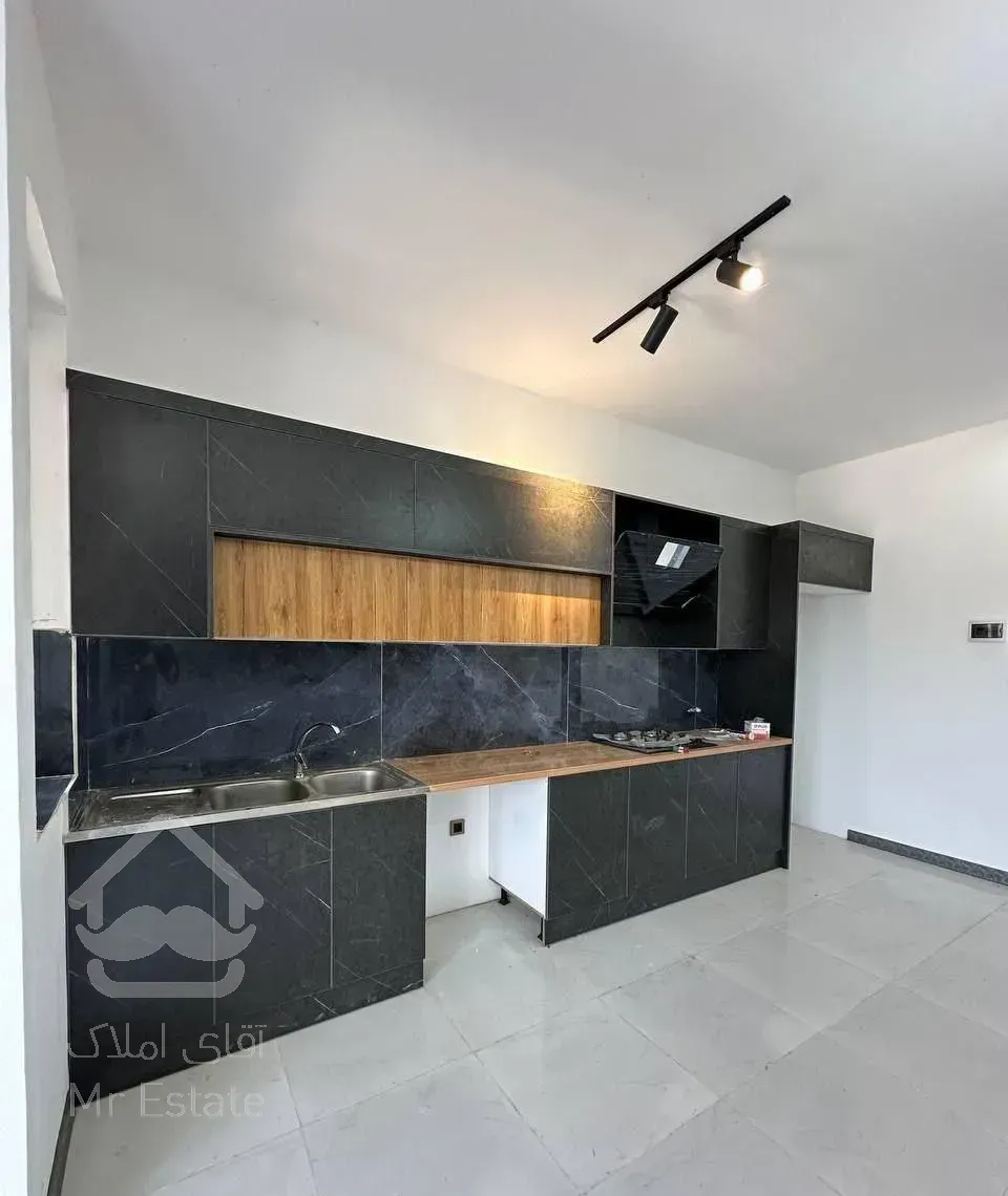 درسته کوچیکه ولی قیمتش عالیه با سند تکبرگ