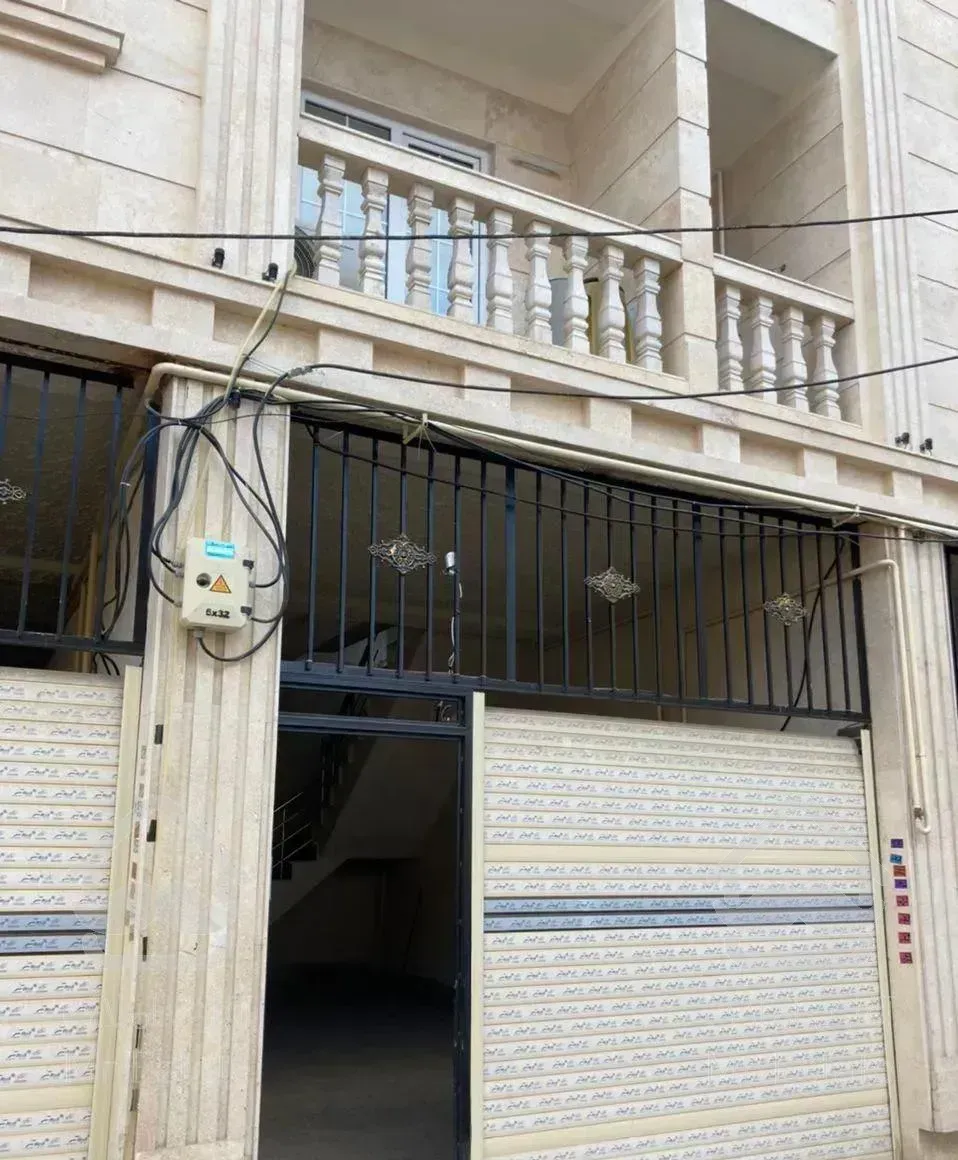 آپارتمان 101 متری سه خواب مرکز شهر