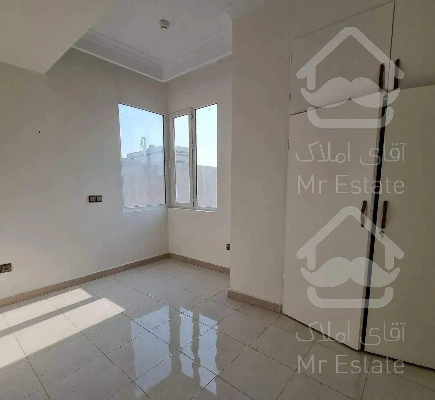 ۱۵۵ متر سه خوابه ازگل **برج گل رز**