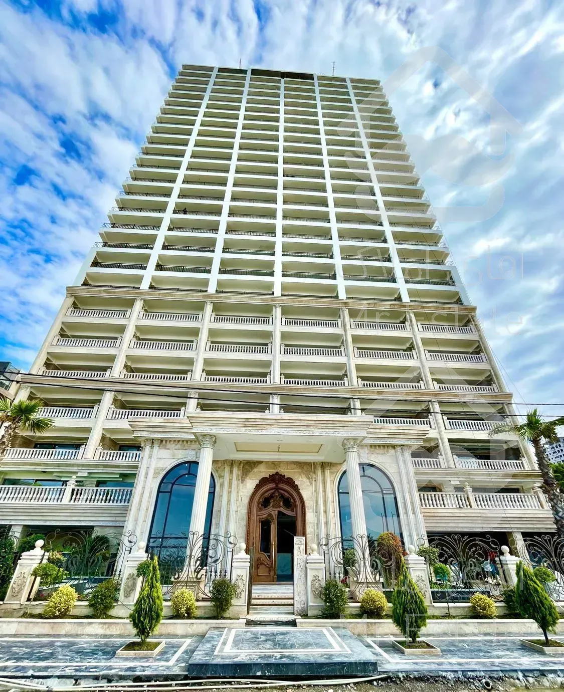 ۱۳۵ متر واحد در برج نوساز پلاک اول