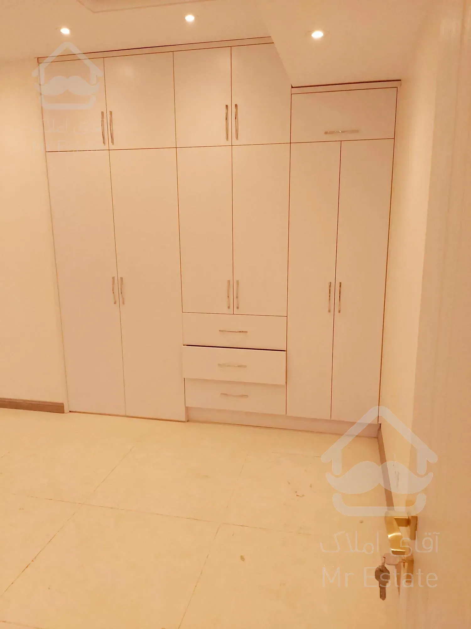 اشرفی پونک ۹۹ متر نوساز