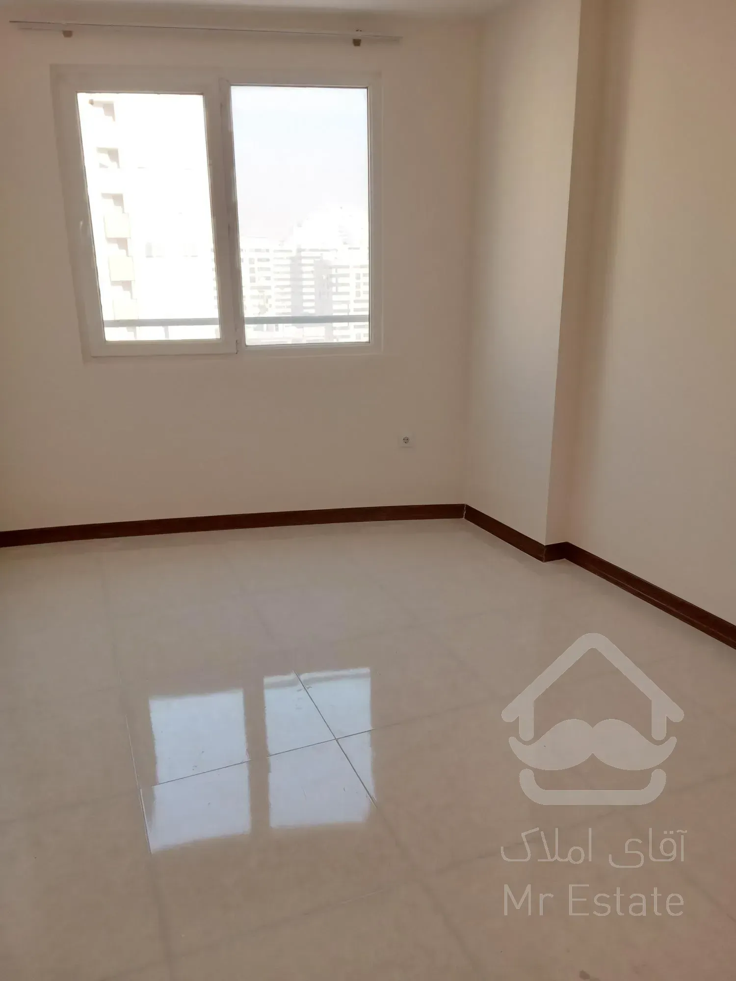 رهن کامل واحد واحد ۱۴۰ متری در چیتگر