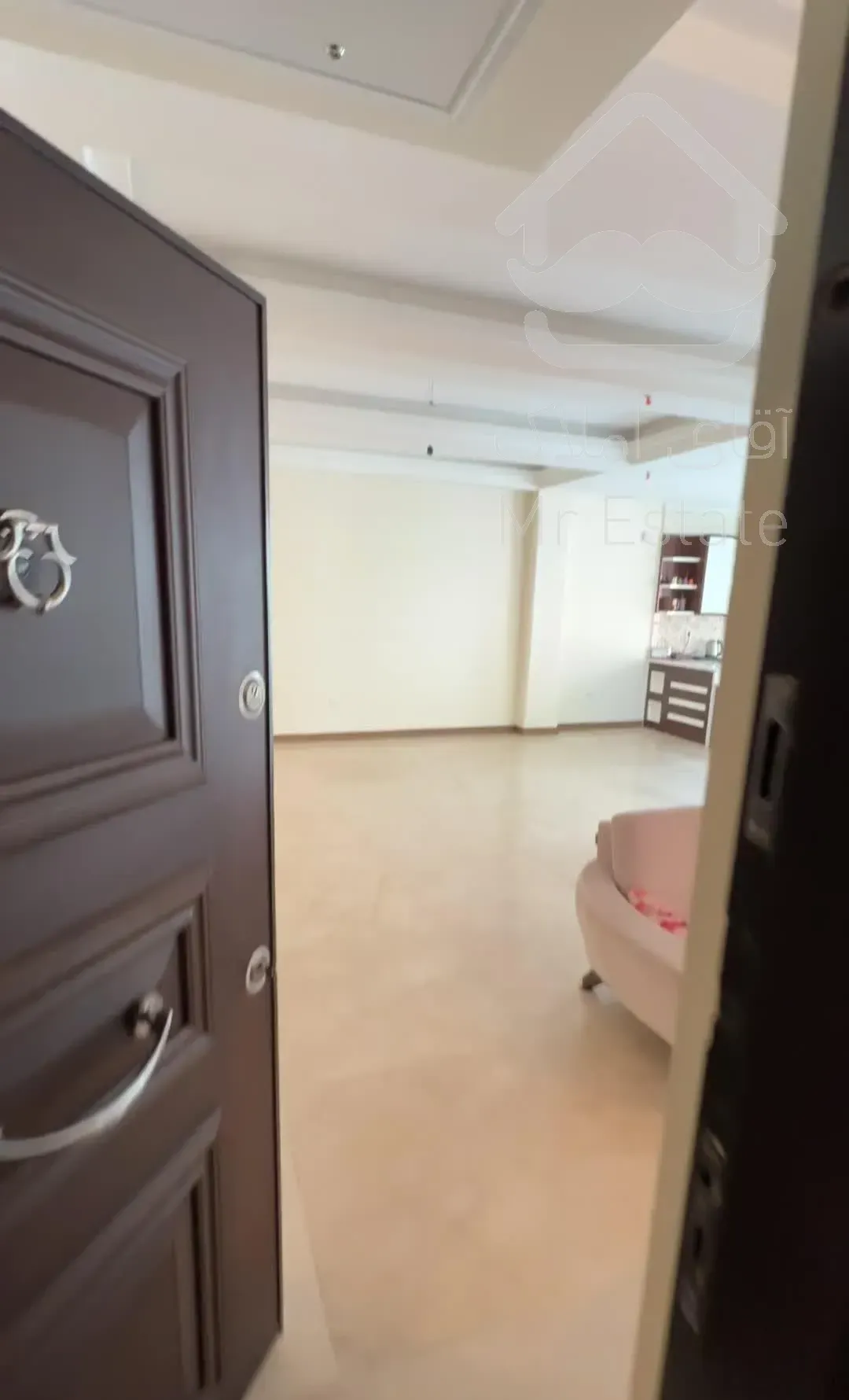 آرارات میدان شیخ بهایی ۱۸۰ متری ۳ خواب ویودار