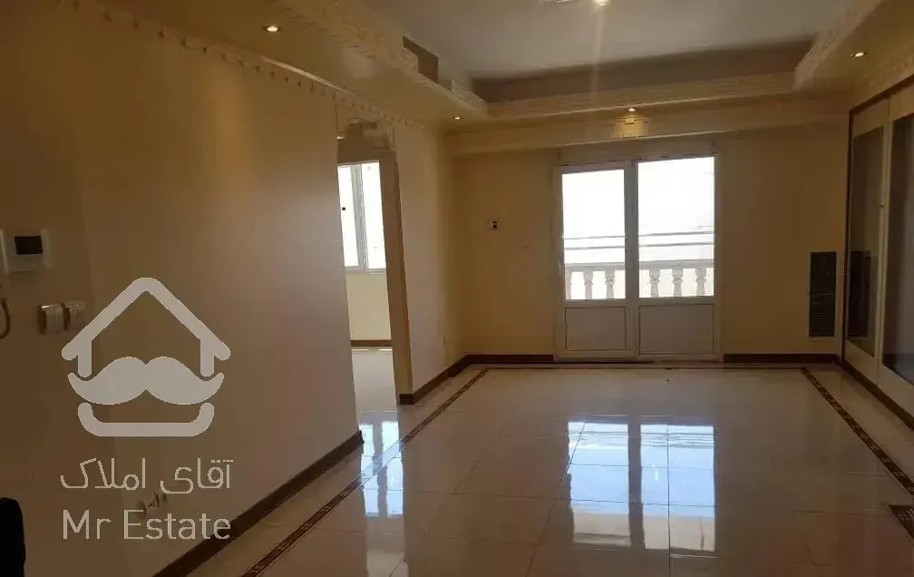 ۷۵ متر سند اداری دریاچه چیتگر