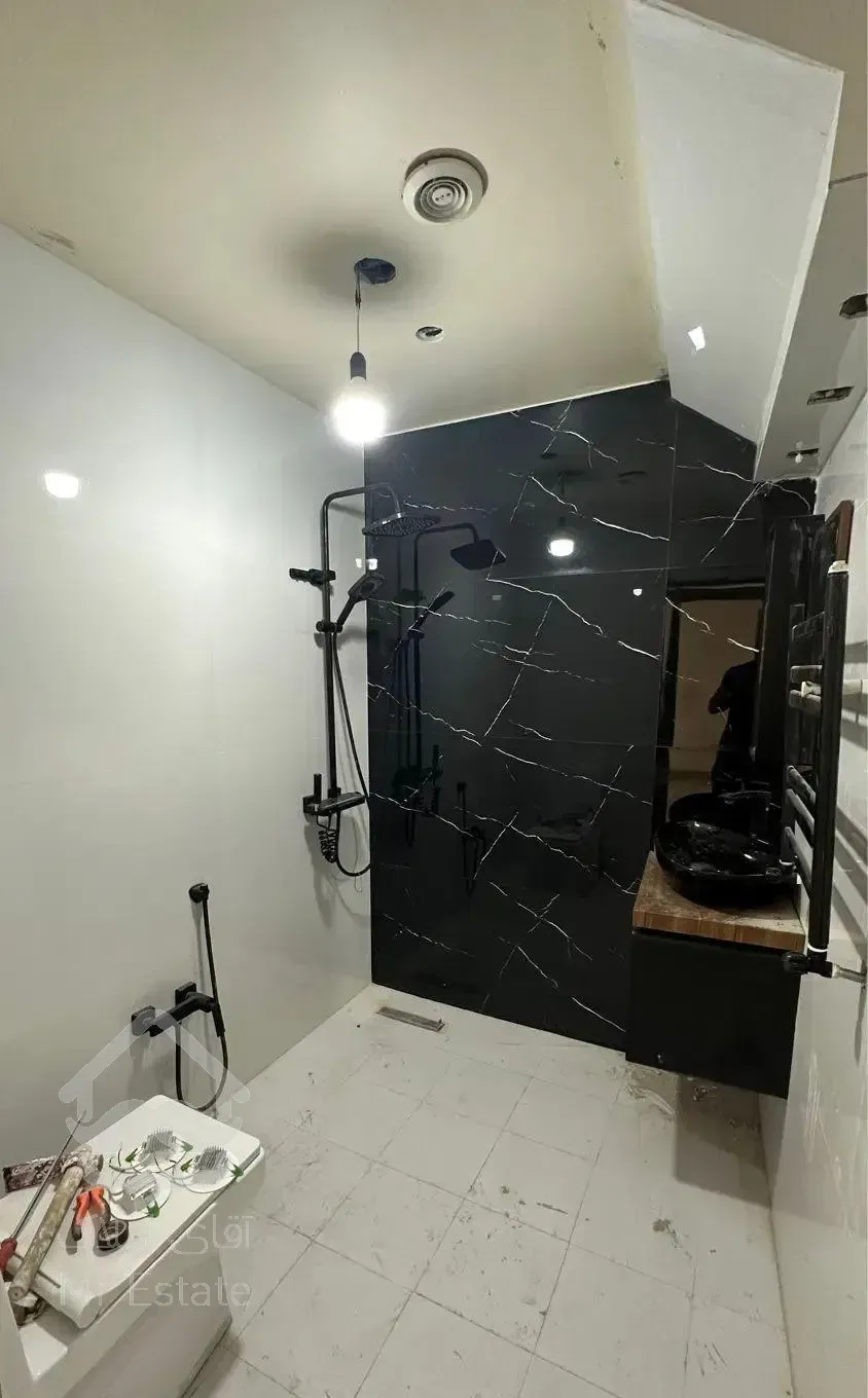 پاسداران/۹۷ متر.تکواحدی/دو نبش