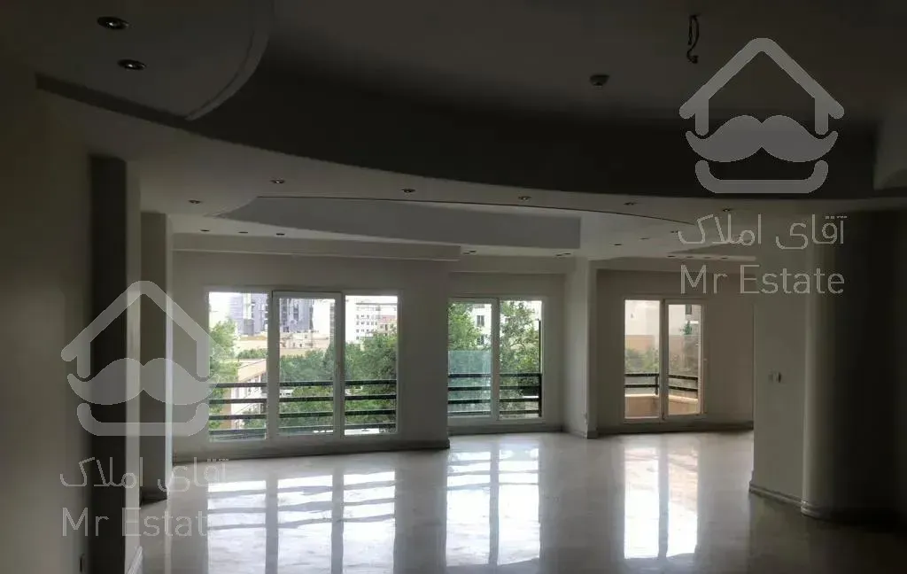 باغ فردوس - ۲۱۵ متر