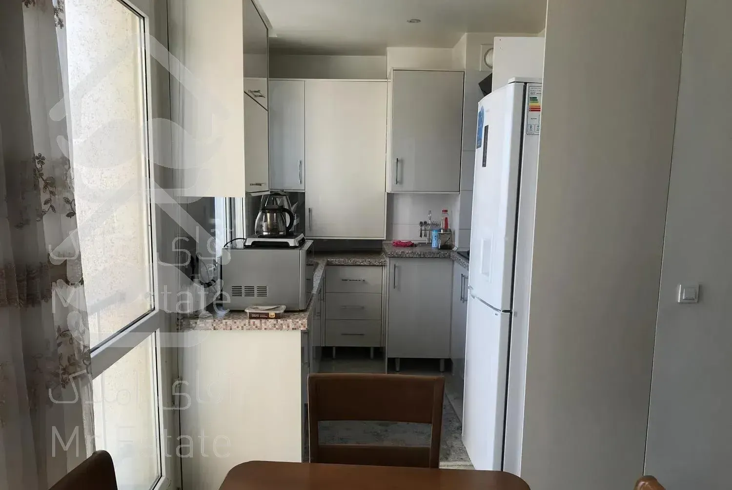 ۸۰ متری  با ویوی دریاچه در برج مجلل