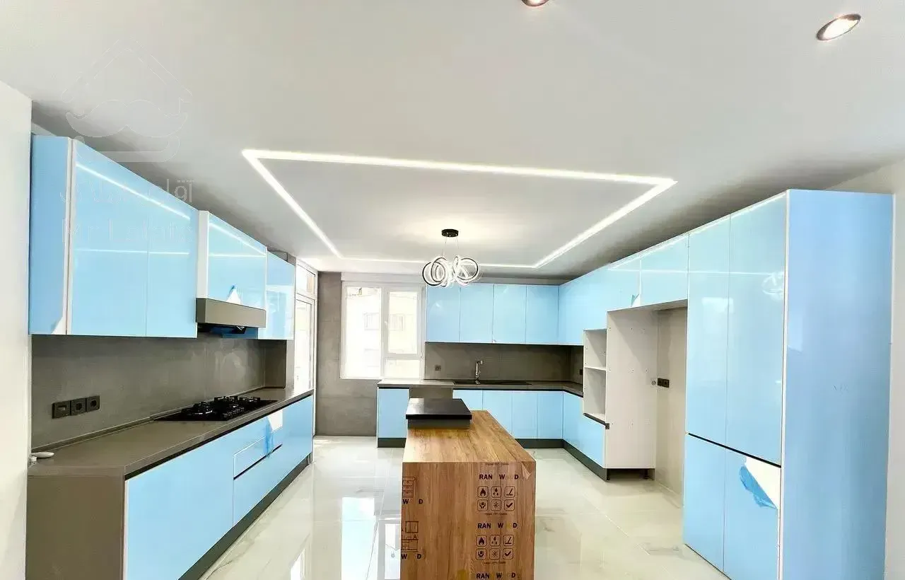 قیطریه ۱۸۰ متر بدون دیوار مشترک مجاور پارک ویوابدی