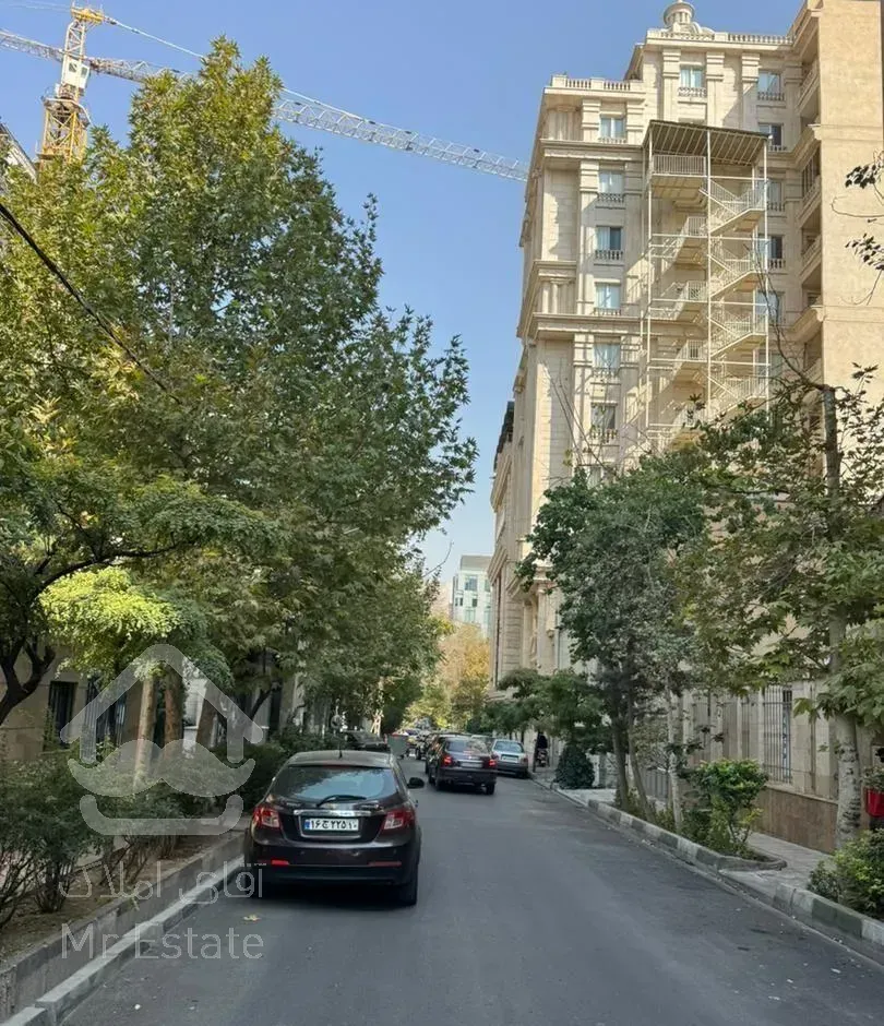 200 متر آپارتمان زعفرانیه طبقات بالا