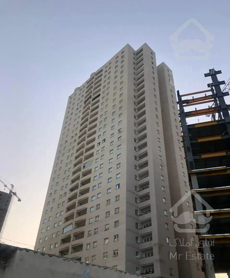 واحد ۱۴۰ متری ایثارگران غرب فول امکانات