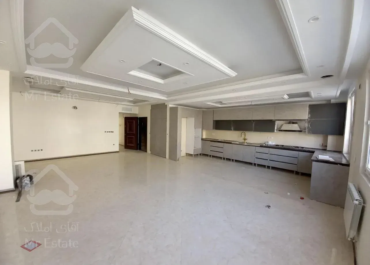 فروش ۳طبقه بنا در ۲۰۳متر زمین / راه آهن / گلستان