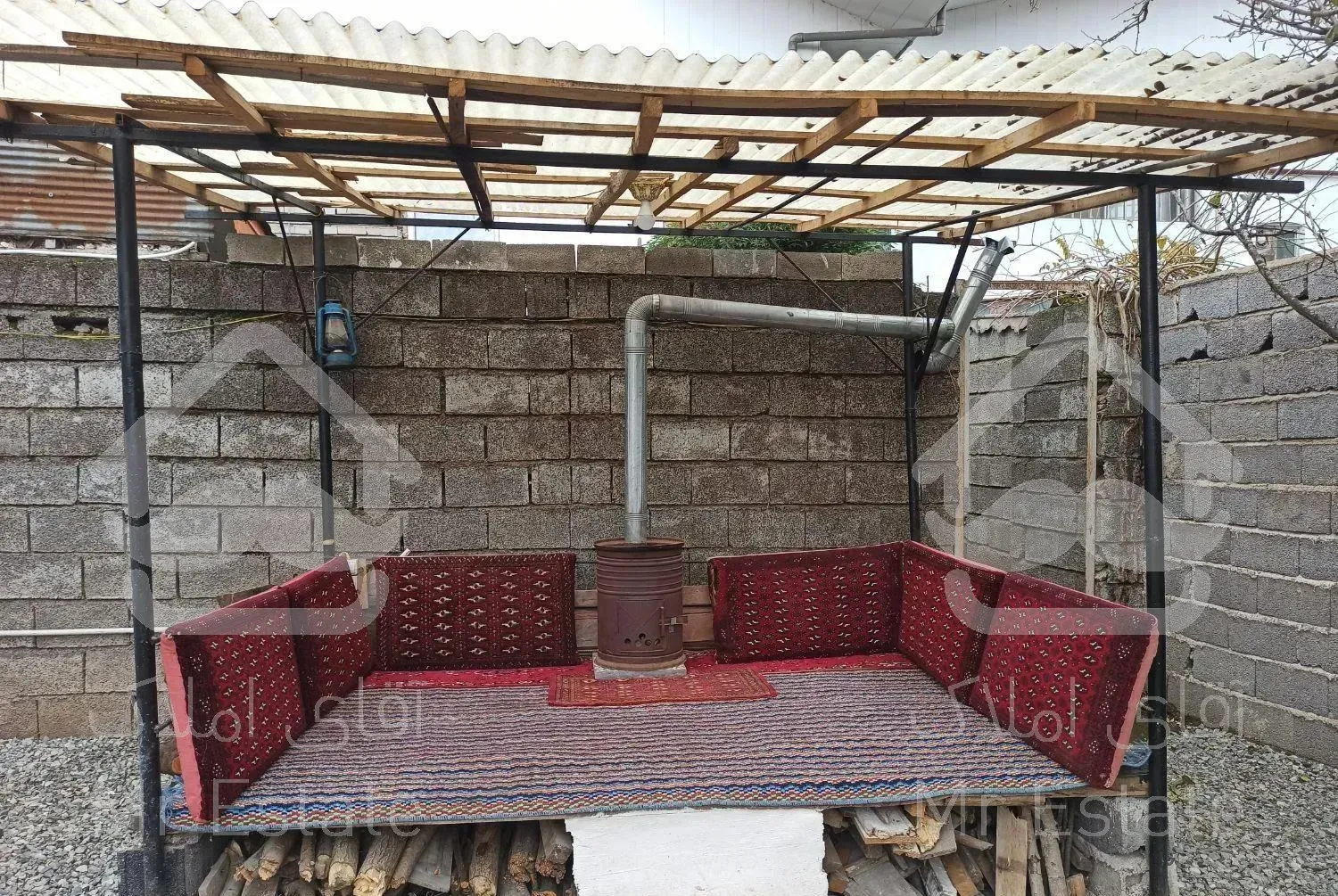 ویلا تک خواب حیاط دار دربستی