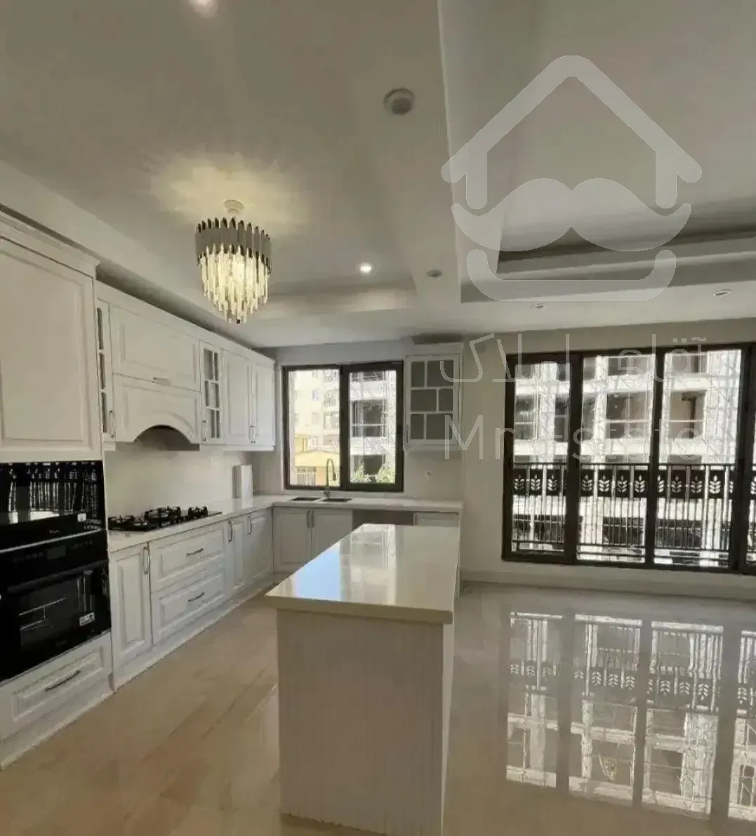 ۱۰۳ متری/تک واحدی/سالن پرده خور/ارومیه