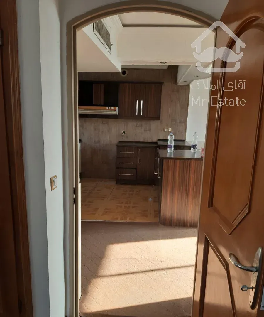 اپارتمان بین ۷۰ تا ۷۵ متر هست ۱ خواب