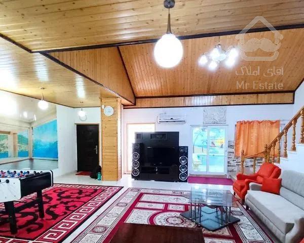 ویلا استخردار با حیاط دلباز