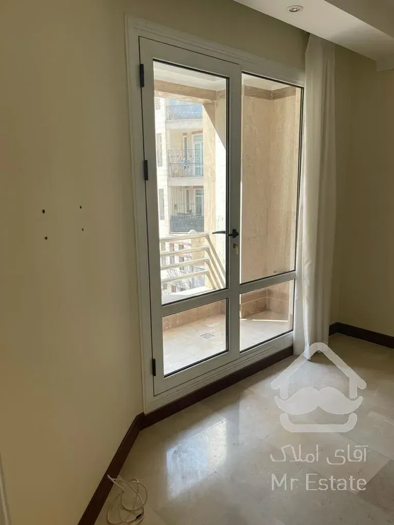 اجاره و رهن آپارتمان زعفرانیه 180  متر شیک