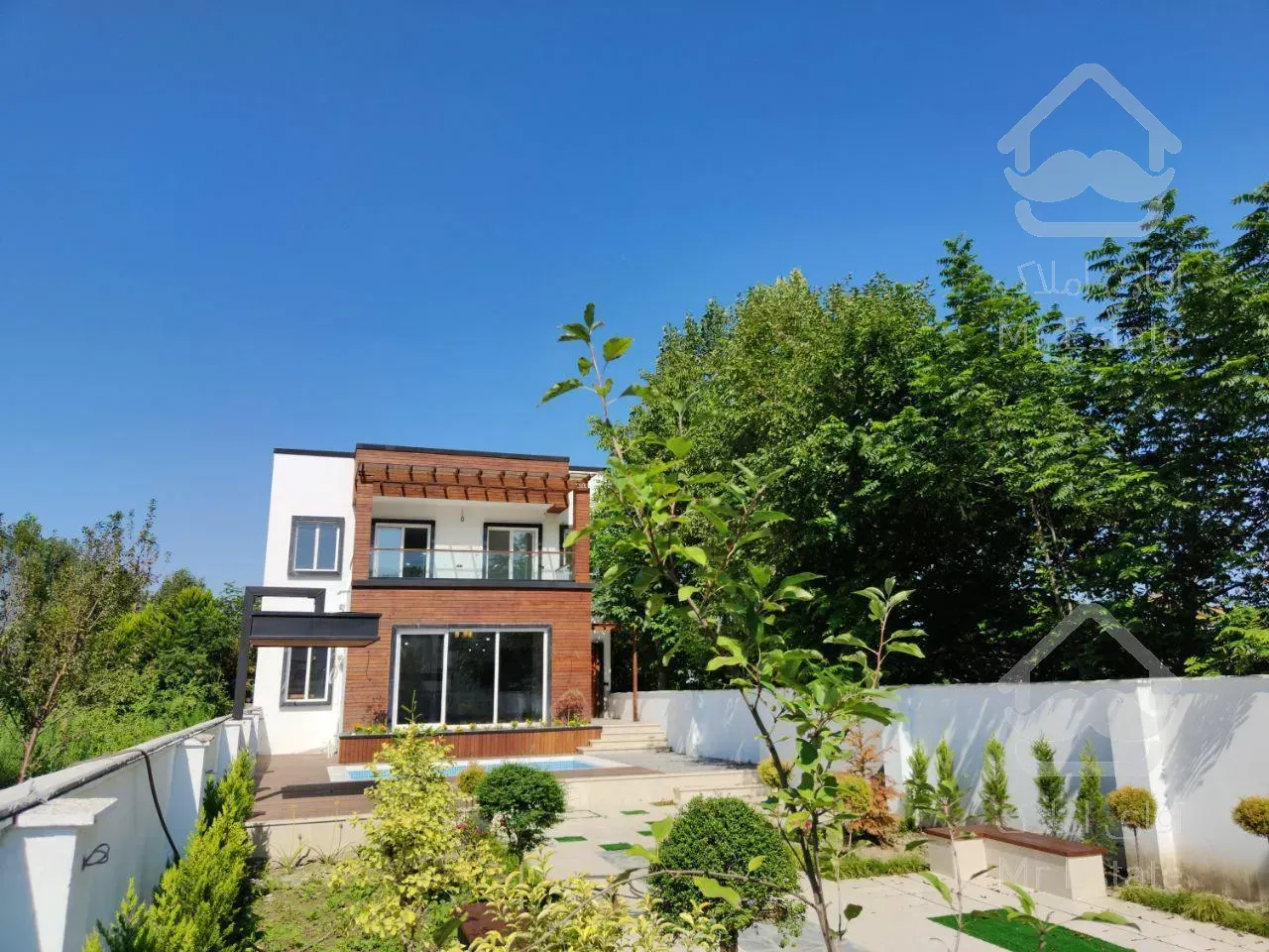 ويلاي٣٥٠ متري با روف گاردن