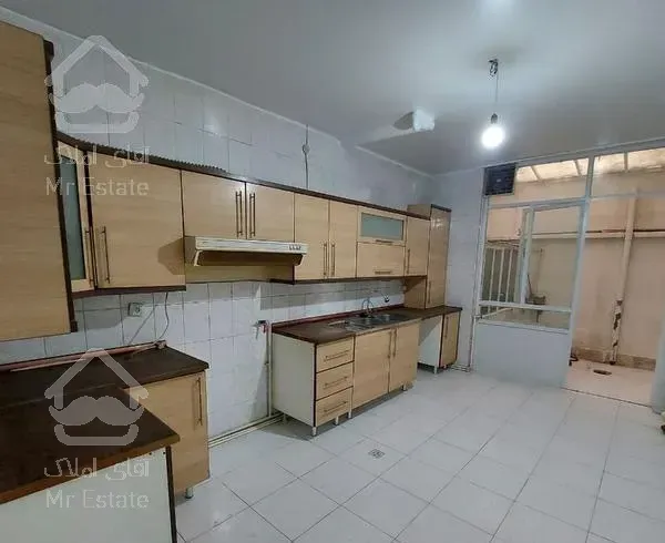 گیشا ۱۶۰ متری نزدیک‌ پارک گفتگو