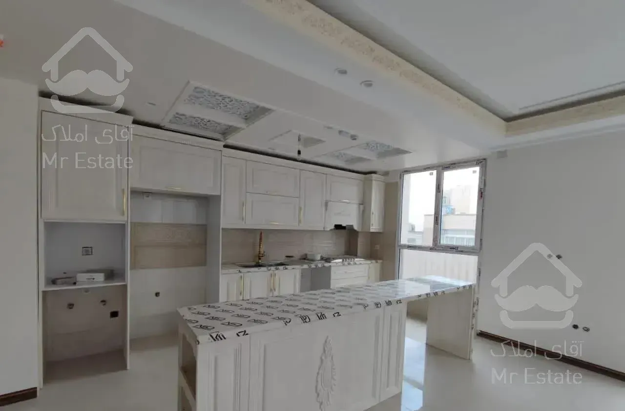 سهروردی شمالی سیبویه/۱۳۰ متر ۳ خواب نوساز / دو نبش