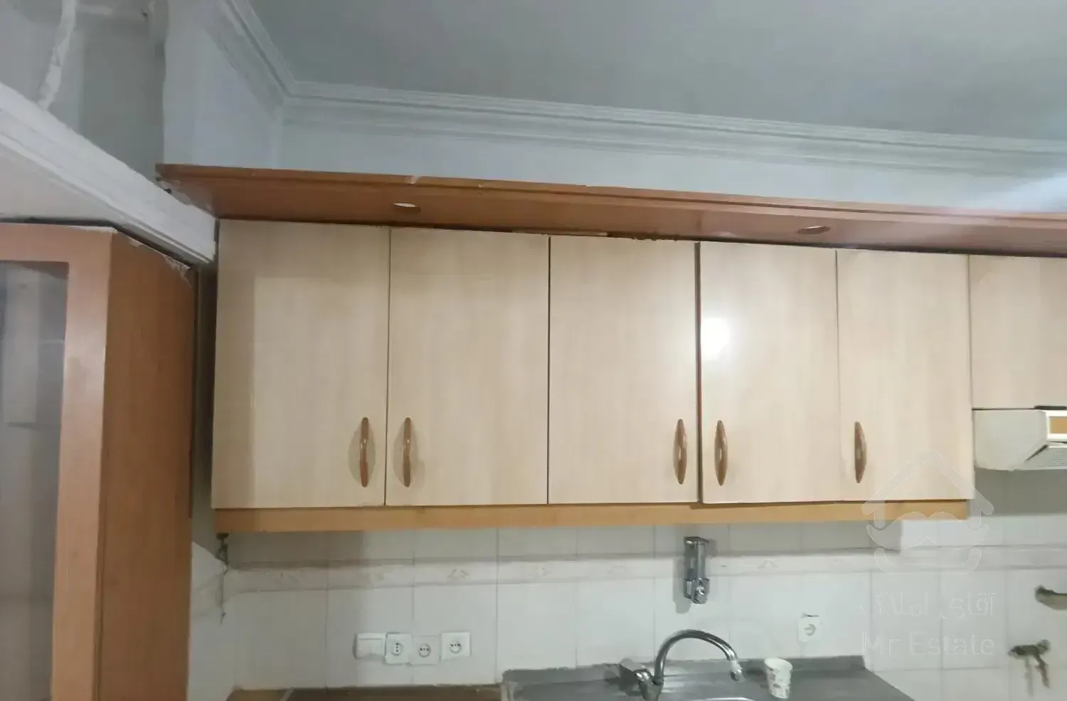 ۸۱ متر ۲ خ طبقه سه سرمایه گذاری