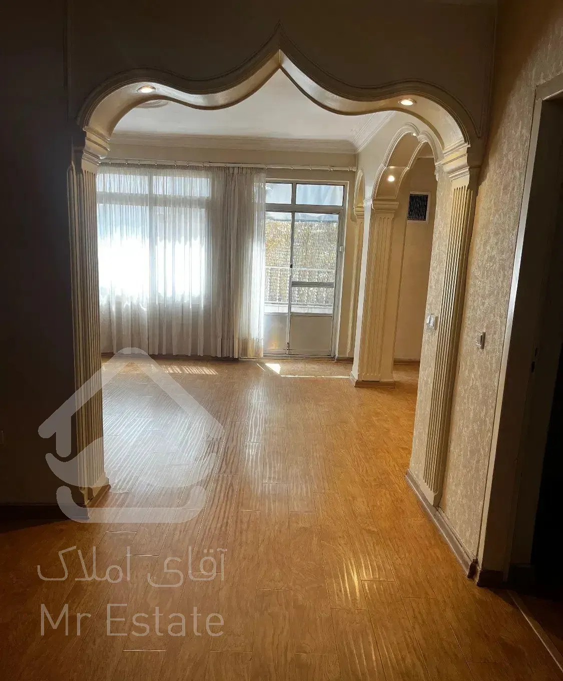 اپارتمان ۹۸ متری دو خوابه تک واحدی