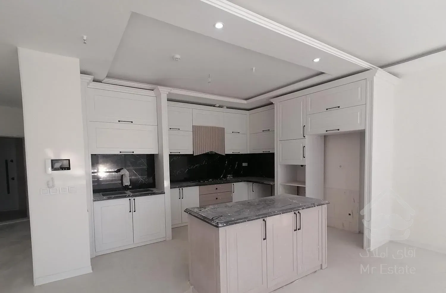 آپارتمان۹۵متری/فول امکانات/شخصی ساز/اکبری