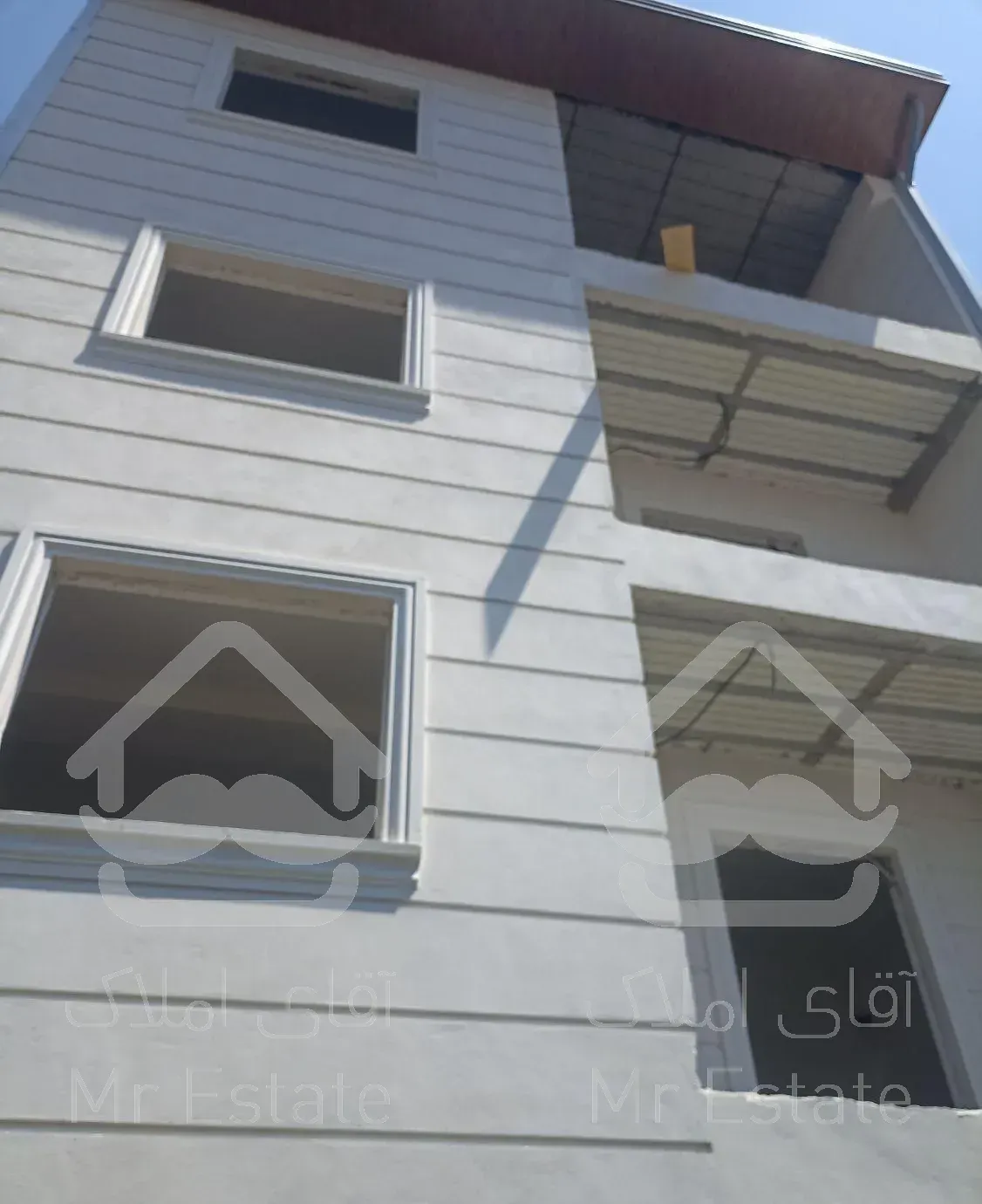 110 متر نوساز 3طبقه 3واحد ویو ساحل