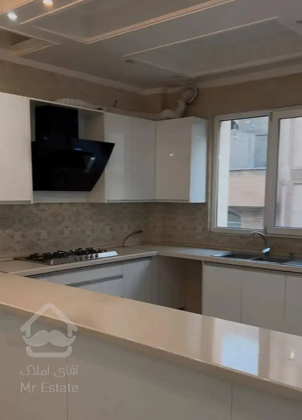 ۱۴۰ متری سه خوابه مستر سالن بزرگ