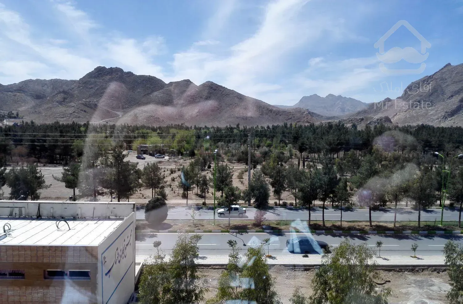 ۱۱۵ متری بهارستان روبروی دریاچه زیتون و کوه و جنگل