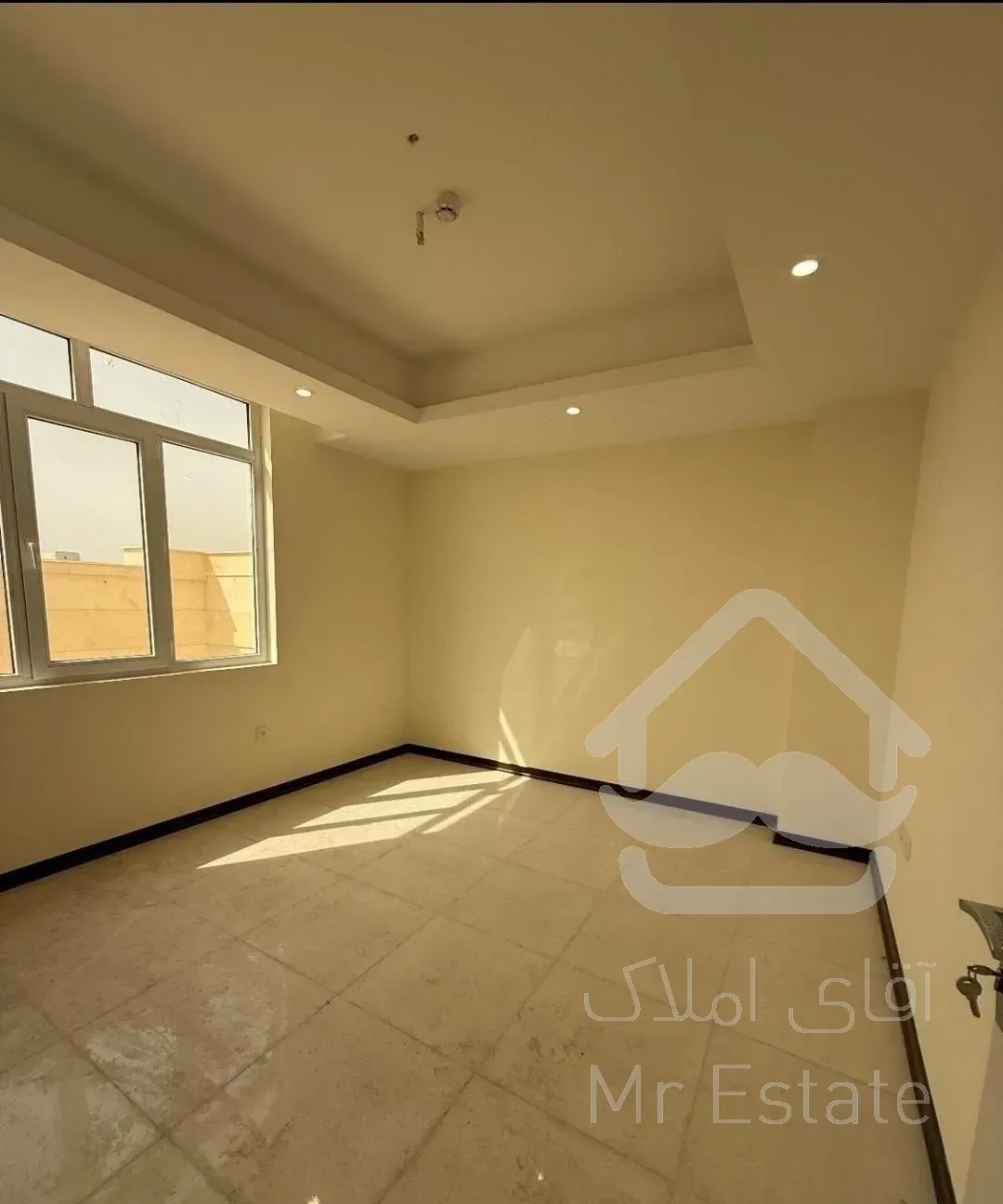 فروش ۱۳۰ متری با ۳۰ متر حیاط مرکز شهر