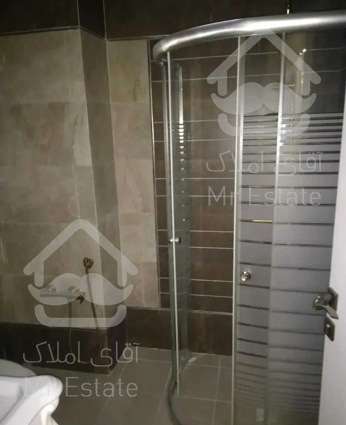 نوساز ۱۵۰ متری ۳ خوابه فلکه اول