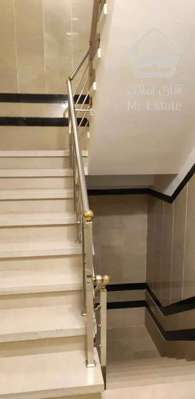 ۹۶مترکلید نخورده پارک کوروش