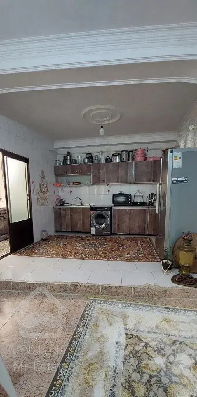 اجاره ۱۳۰متر طبقه اول تک واحدی خ تهران