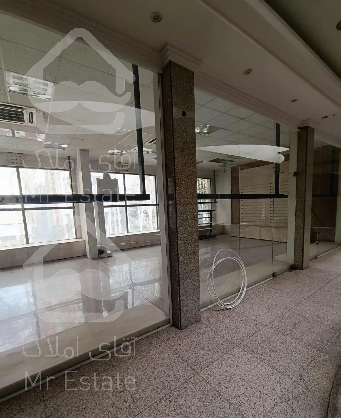 300 متر واحد تجاری ولیعصر نرسیده به تجریش