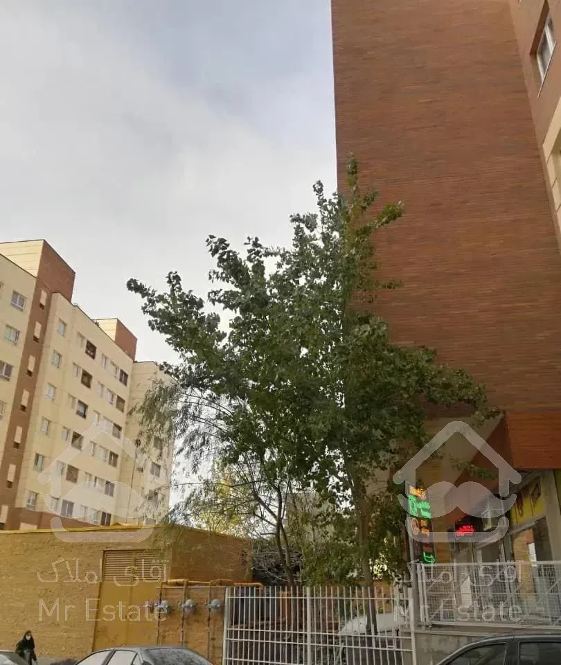 ۵۵ متر/تجاری/ فروش و تهاتر/ پای برج