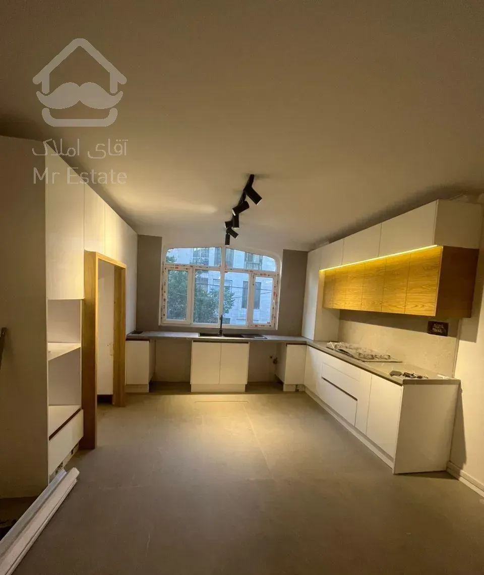 ۱۰۰متری ۲خوابه ( شهرک غرب) طبقه اخر