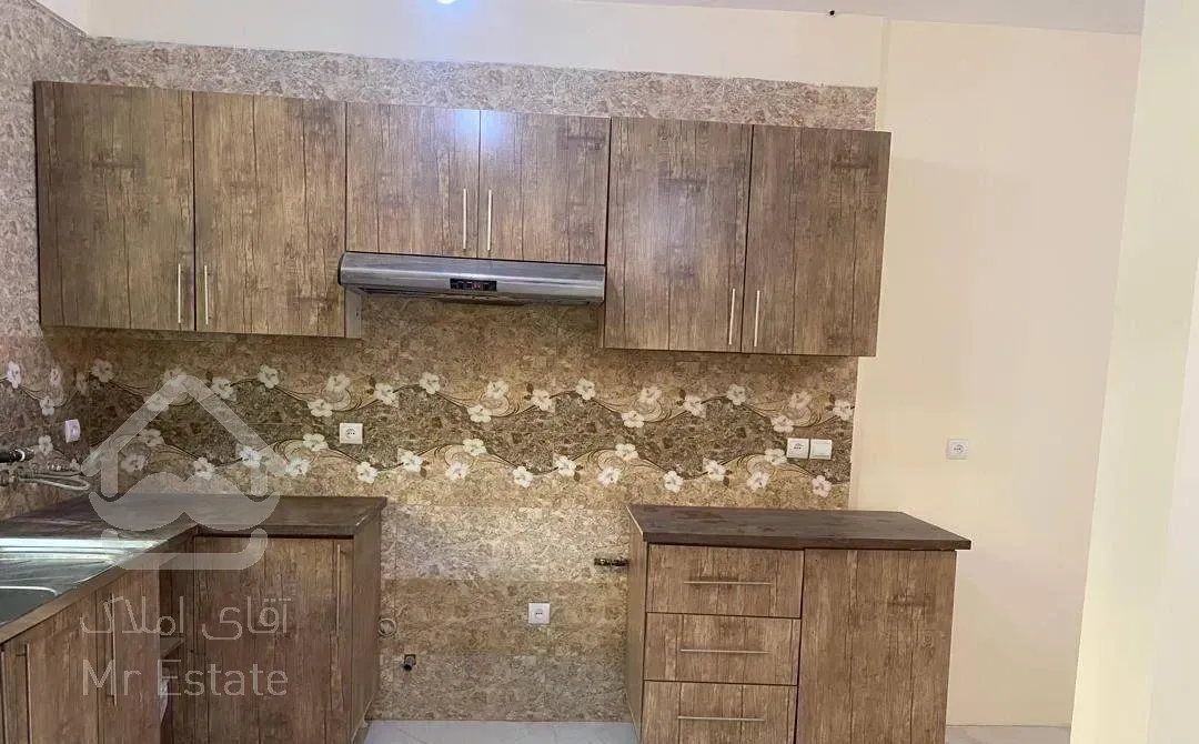 واحد۱۰۲متری حیاط دار