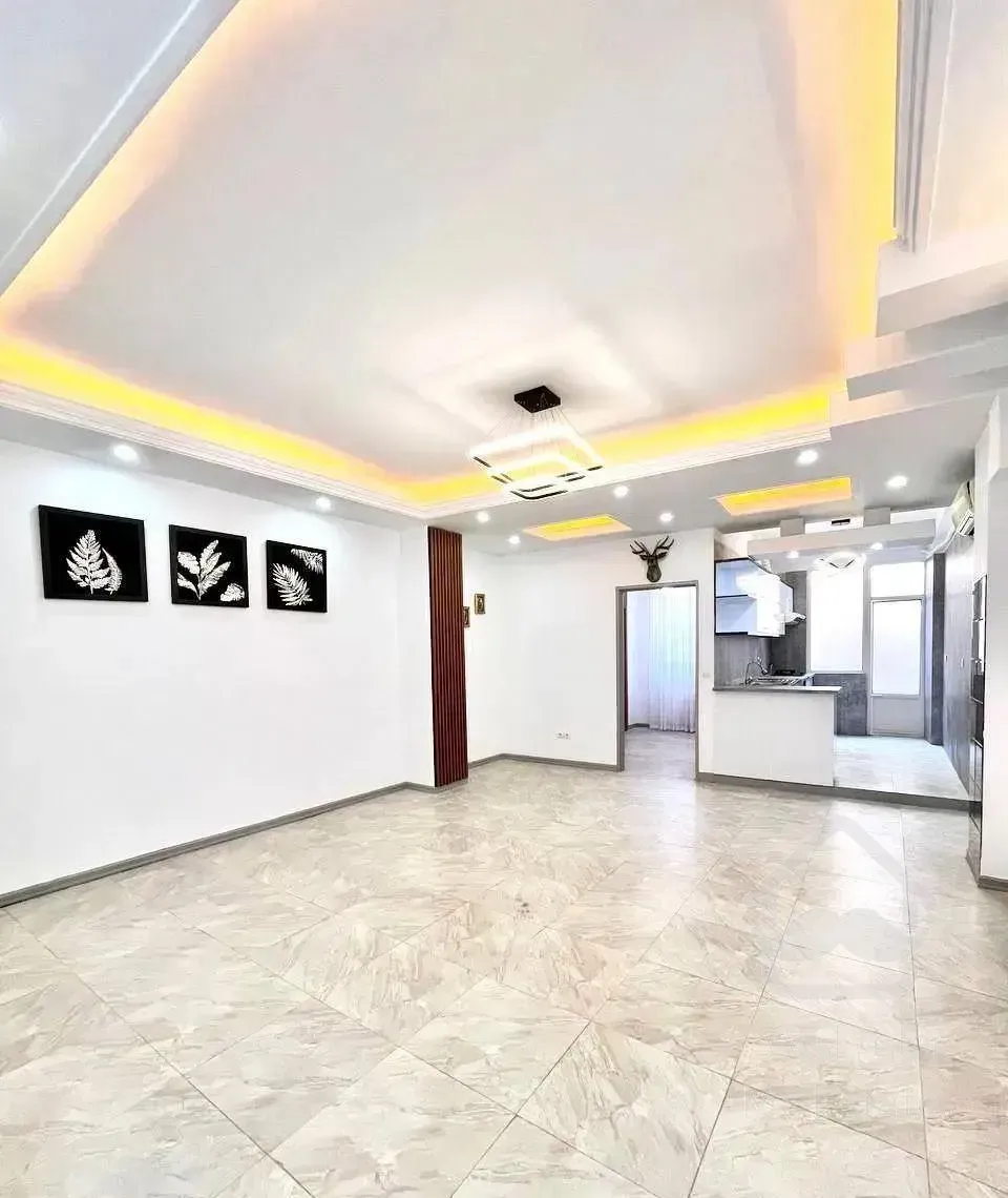 ۵۴متر۱۰مترحیاط اختصاصی/نما تراورتن/فول امکانات+سند