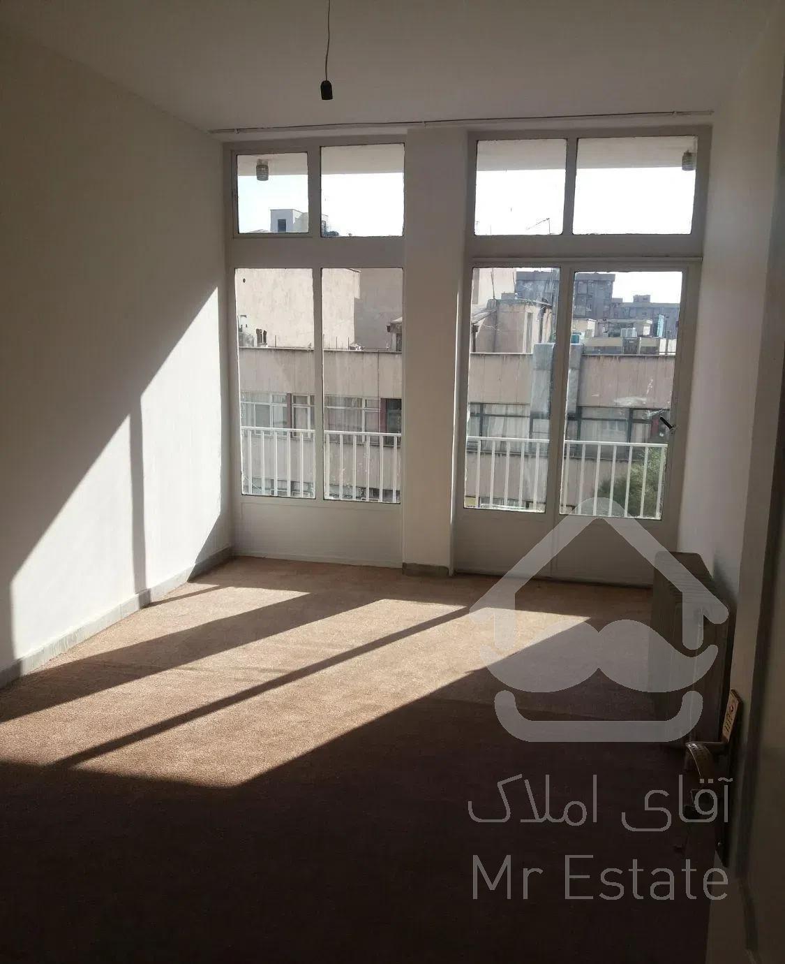 اپارتمان ۴ خوابه ولی عصر بالای زرتست