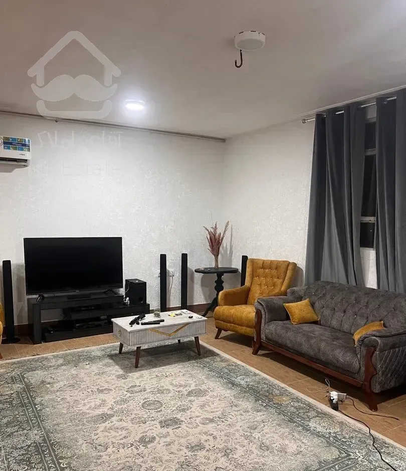 بهارستان غربی خیابان۱۸ متری بسیارتمیز