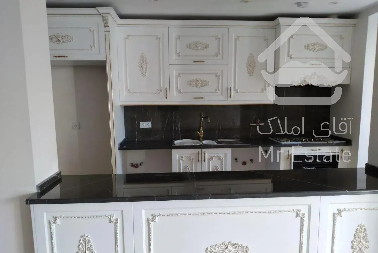 ۲۲۲ متر / ۳خواب / بن بست نامی / ویو ابدی