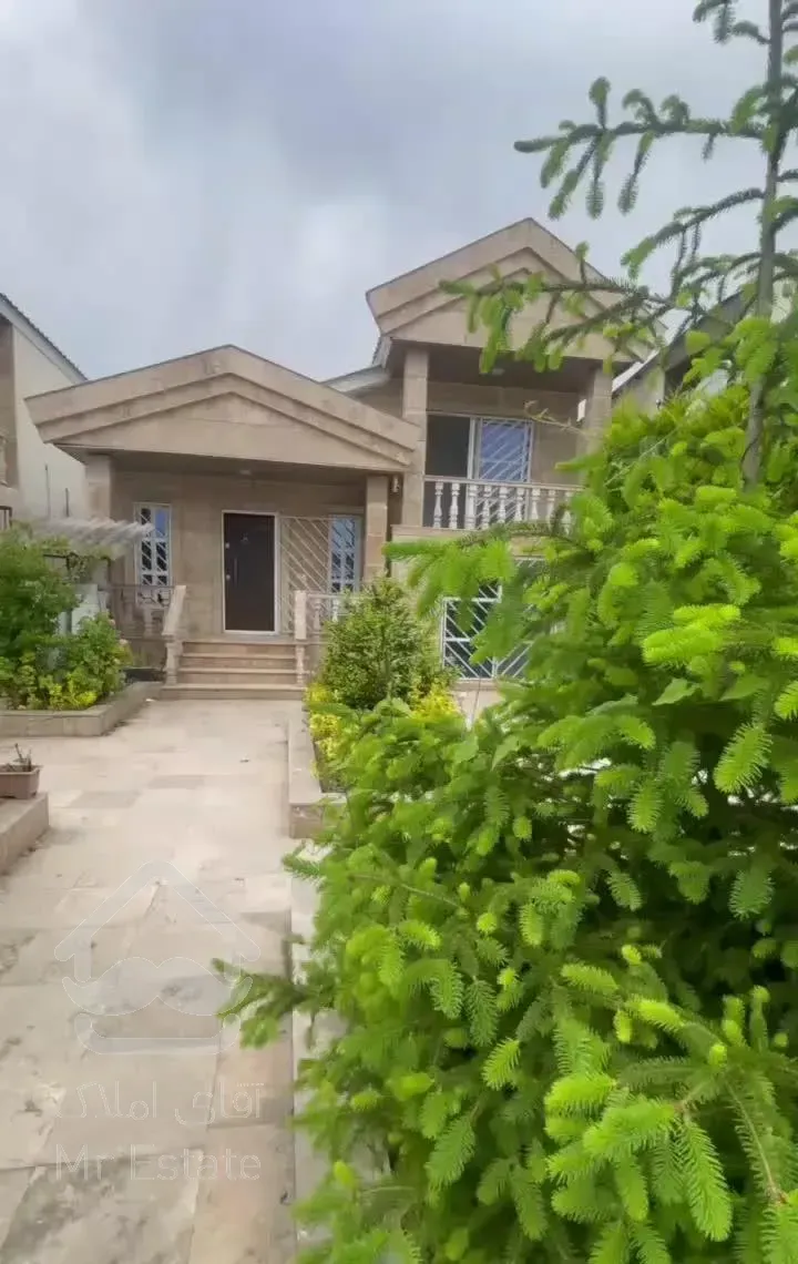 ویلاباغ زیبا۲۵۶مترفضاارام بخش پشت پارک جنگلی نور