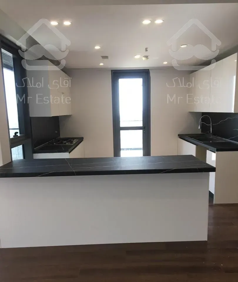 ۲۴۰ متر همراه سه تراس ۱۲ متری برج دوقلوی میکا