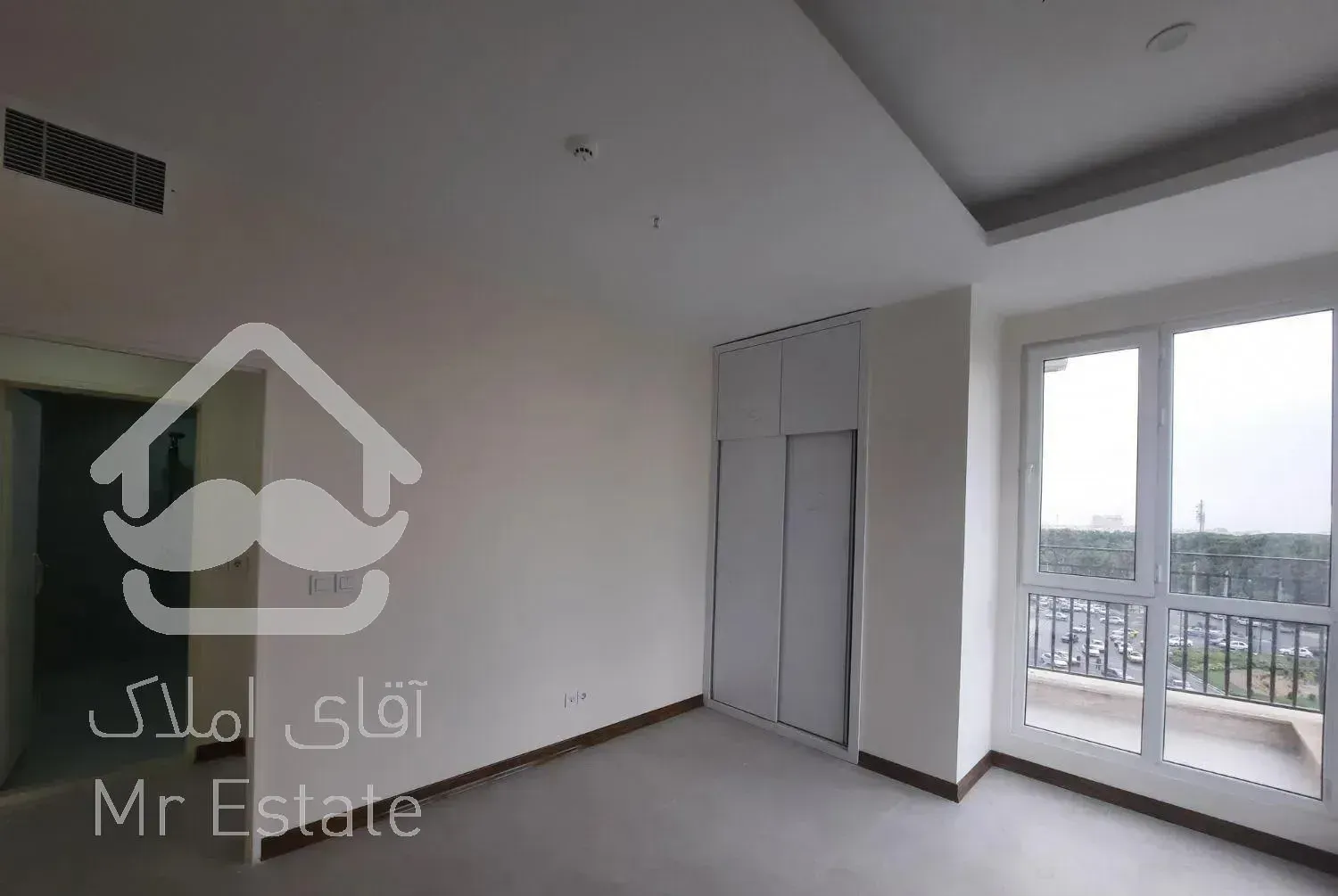 ۱۳۲ متر سه کله نیاوران‌ 'سفر'