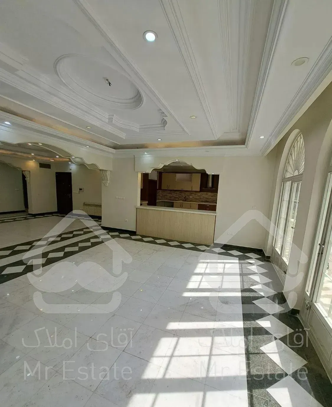 آ پارتمان خیلی تمیز وشیک در کاشانی گلستانها